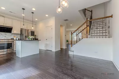 3211 Coral Lane, Glenview, IL 60026 - Photo 9