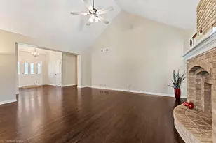 3401 Thunderbird Ln, Crystal Lake, IL 60012 - Photo 7