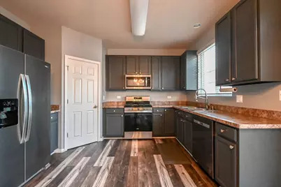 105 Station Park Circle, Grayslake, IL 60030 - Photo 13