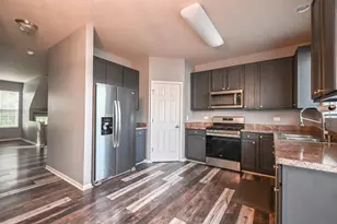 105 Station Park Cir, Grayslake, IL 60030 - Photo 9