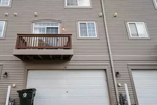 105 Station Park Cir, Grayslake, IL 60030 - Photo 27