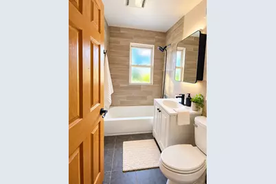 [Address not provided], Burbank, IL 60459 - Photo 5