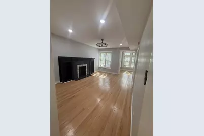 2230 E 70th Place #204, Chicago, IL 60649 - Photo 9