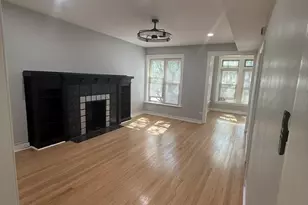 2230 E 70th Pl, Chicago, IL 60649 - Photo 9