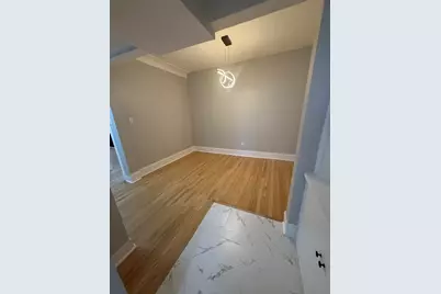 2230 E 70th Place #204, Chicago, IL 60649 - Photo 5