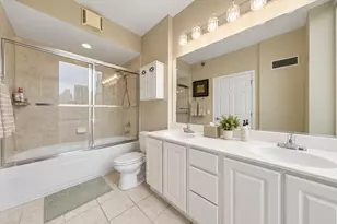 435 W Erie St, Chicago, IL 60654 - Photo 13