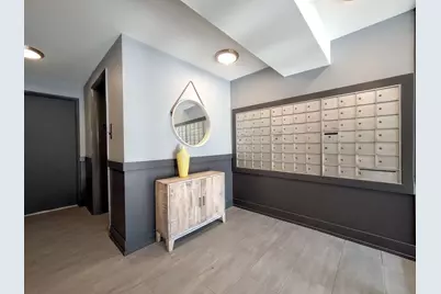 530 W Surf Street #203, Chicago, IL 60657 - Photo 3