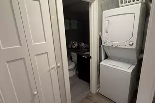 530 W Surf St, Chicago, IL 60657 - Photo 13
