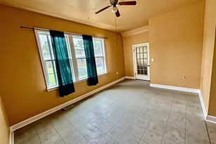 8757 S Marquette Ave, Chicago, IL 60617 - Photo 11