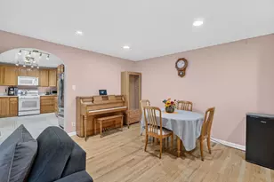 762 Dempster St, Mount Prospect, IL 60056 - Photo 5