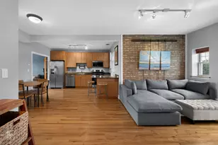 2546 W George St, Chicago, IL 60618 - Photo 3