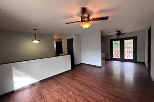 909 Sunset Rdg, Danville, IL 61832 - Photo 3