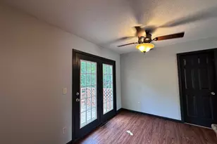909 Sunset Rdg, Danville, IL 61832 - Photo 5