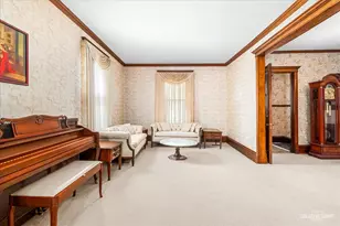 386 E Chicago St, Elgin, IL 60120 - Photo 5