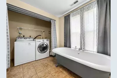 1203 W Lincoln Avenue, Rochelle, IL 61068 - Photo 27