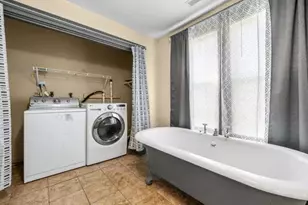 1203 W Lincoln Ave, Rochelle, IL 61068 - Photo 27