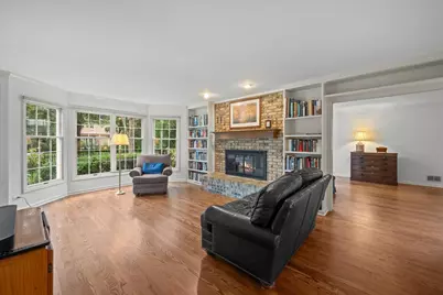 70 W Sandpiper Lane, Lake Forest, IL 60045 - Photo 9