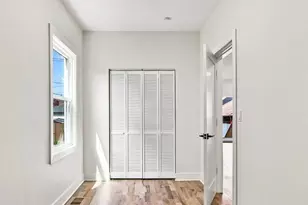 5722 W Grover St, Chicago, IL 60630 - Photo 11