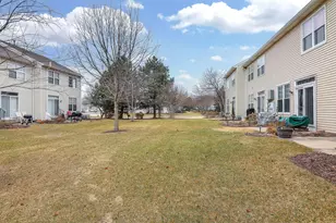 2810 White Thorn Cir, Naperville, IL 60564 - Photo 23