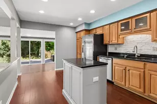 52 Whittington Course, Saint Charles, IL 60174 - Photo 9