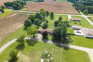 5808 E 3420S Rd, Saint Anne, IL 60964 - Photo 31
