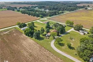 5808 E 3420S Rd, Saint Anne, IL 60964 - Photo 33