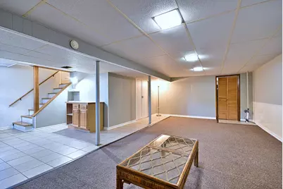 300 Wisconsin Drive, Des Plaines, IL 60016 - Photo 13