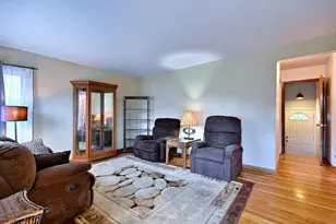300 Wisconsin Dr, Des Plaines, IL 60016 - Photo 3
