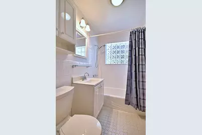 300 Wisconsin Drive, Des Plaines, IL 60016 - Photo 9