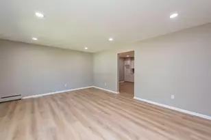 2701 Brnot Ave, Waukegan, IL 60087 - Photo 7