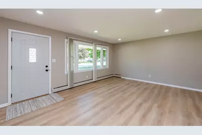 2701 Brnot Avenue, Waukegan, IL 60087 - Photo 5