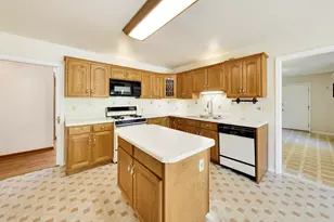 911 Glenwood Ln, Glenview, IL 60025 - Photo 13