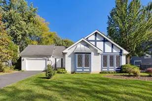 911 Glenwood Ln, Glenview, IL 60025 - Photo 1