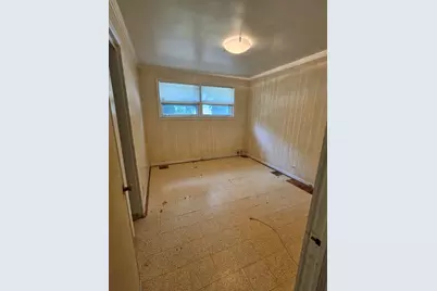 8634 Drake Avenue, Skokie, IL 60076 - Photo 11