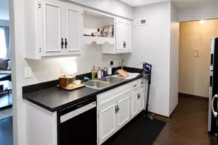 1302 E Washington St, Des Plaines, IL 60016 - Photo 7