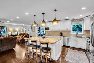 5613 Howard Avenue, La Grange Highlands, IL 60525 - Photo 13