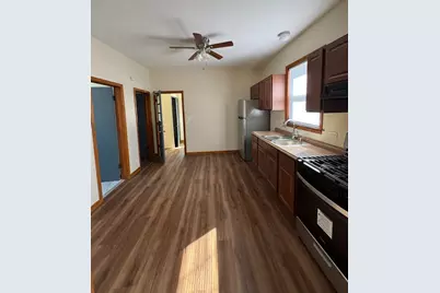 10653 S Mackinaw Avenue, Chicago, IL 60617 - Photo 3
