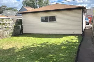 10653 S Mackinaw Ave, Chicago, IL 60617 - Photo 21