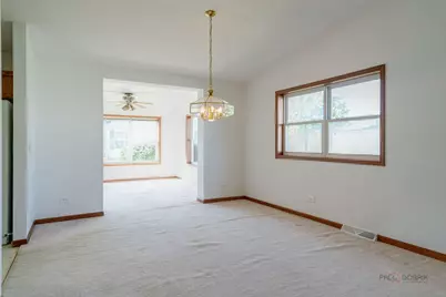 2724 Bluegrass Court, Grayslake, IL 60030 - Photo 11