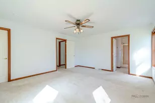 2724 Bluegrass Ct, Grayslake, IL 60030 - Photo 25