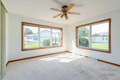 2724 Bluegrass Court, Grayslake, IL 60030 - Photo 15