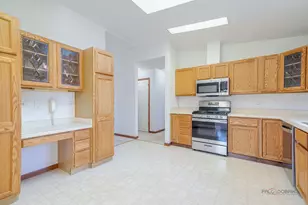 2724 Bluegrass Ct, Grayslake, IL 60030 - Photo 21