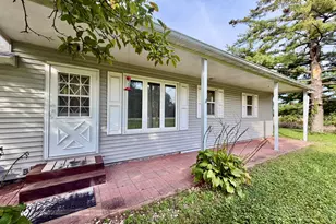21408 Lincoln Rd, Sterling, IL 61081 - Photo 9