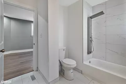 631 N Monticello Avenue, Chicago, IL 60624 - Photo 17