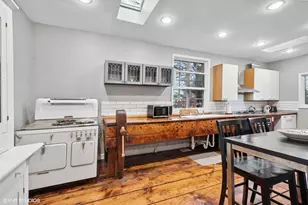 2404 Ridge Ave, Evanston, IL 60201 - Photo 7
