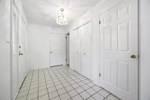 1393 Shire Cir, Inverness, IL 60067 - Photo 5