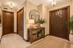 200 Red Top Dr, Libertyville, IL 60048 - Photo 5