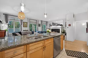 3253 N Bay Ct, Chicago, IL 60618 - Photo 9