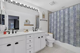 3253 N Bay Ct, Chicago, IL 60618 - Photo 13