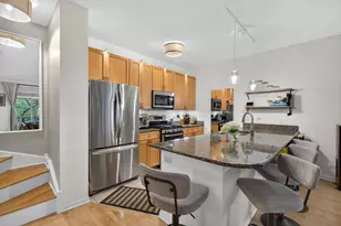 3253 N Bay Ct, Chicago, IL 60618 - Photo 7